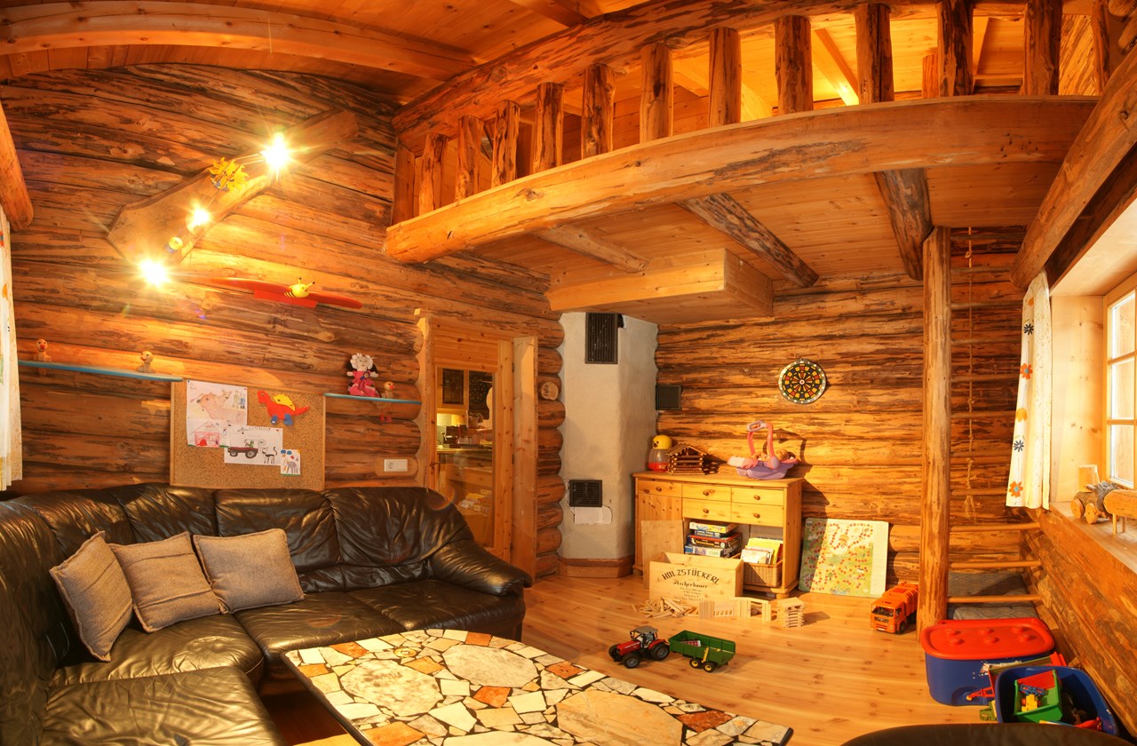 Tobadillerhof Kinderbauernhof Vorstellung der Zimmer Blockhütte