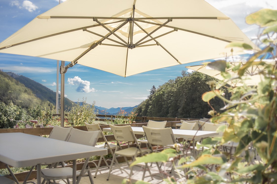 Ferien Bauernhof: Unsere Terrasse vom Restaurant - Berghof Montpelon