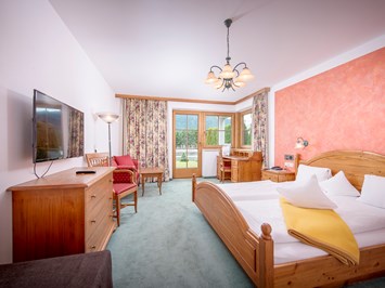 Familotel Landgut Furtherwirt Presentation of the rooms 1 room - family room TYPE 1 in the Wiesenhof