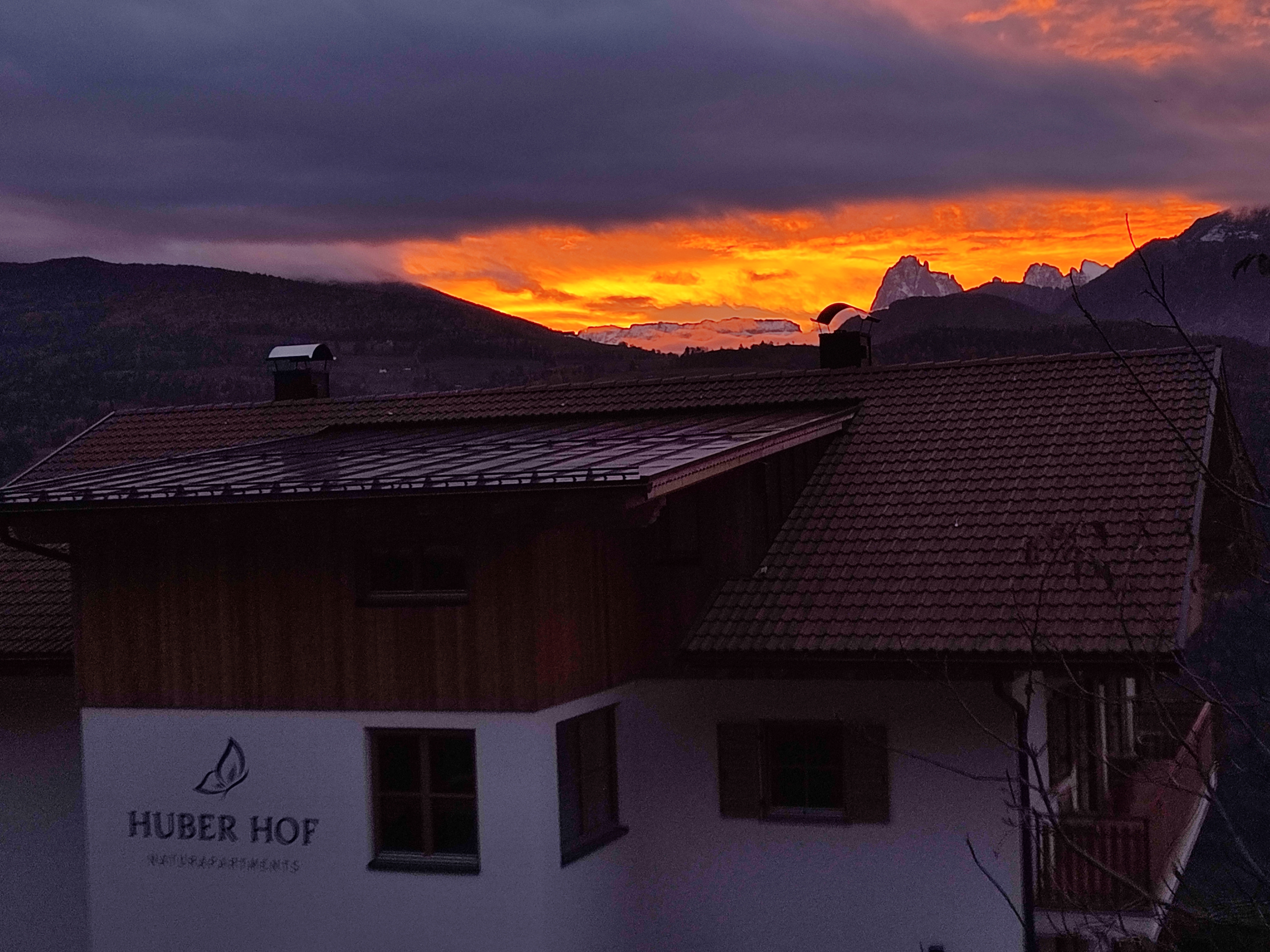 Ferien Bauernhof: Morgenrot in den Bergen - Huberhof
