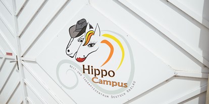 Urlaub auf dem Bauernhof - Pressburg - Eingang - Hippo-Campus Reit- und Therapiezentrum